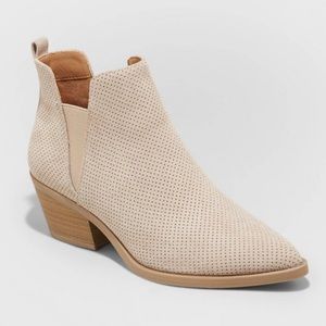 Universal Thread Sylvie Ankle Boots